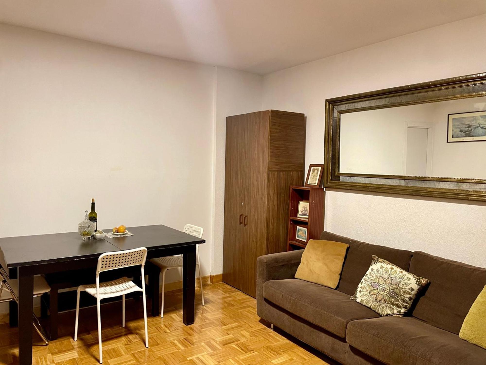 Private Rooms Madrid Atocha Exterior photo